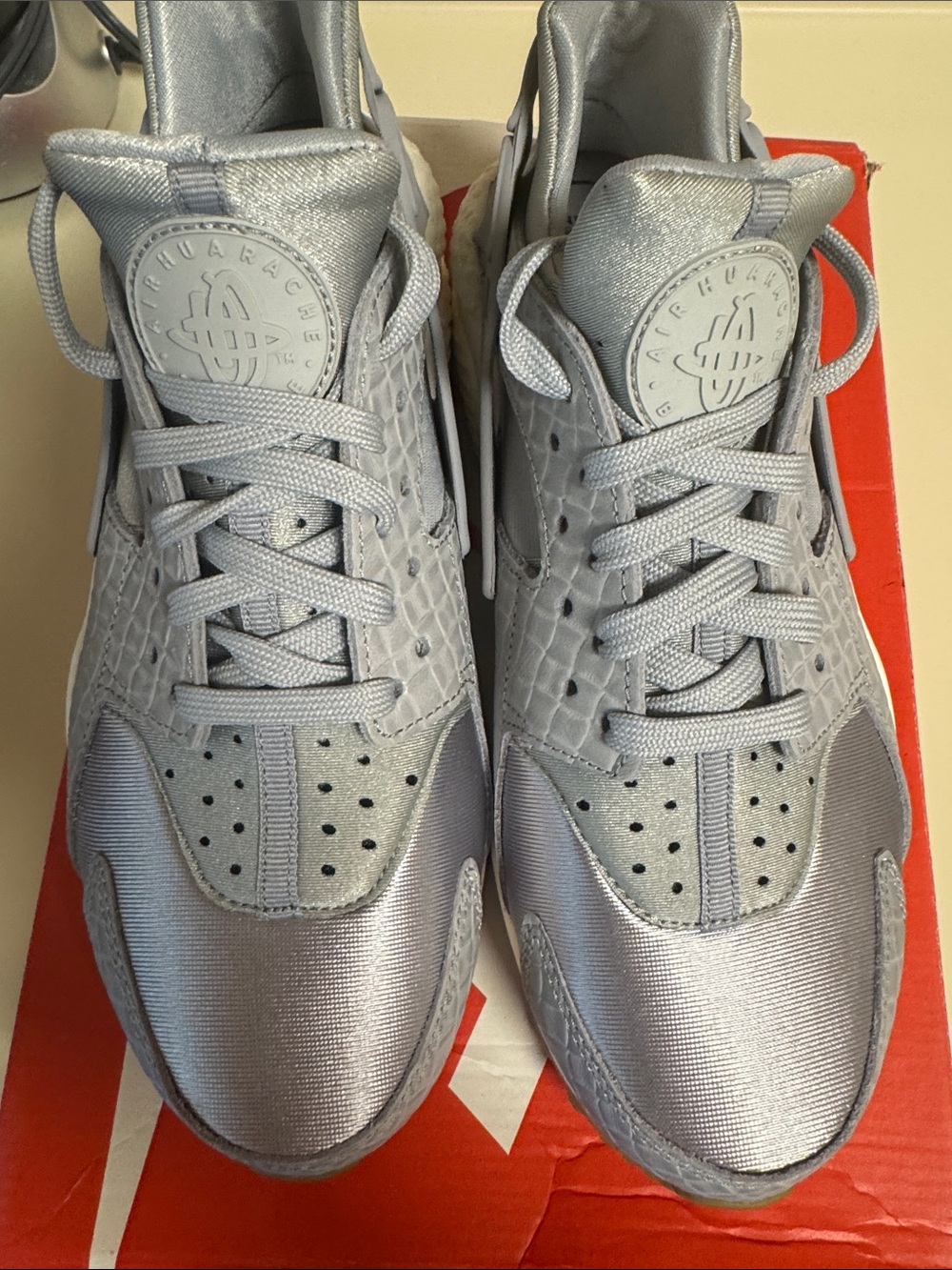 BRAND NEW Nike Huarache run prm Sneakers in Metallic Silver